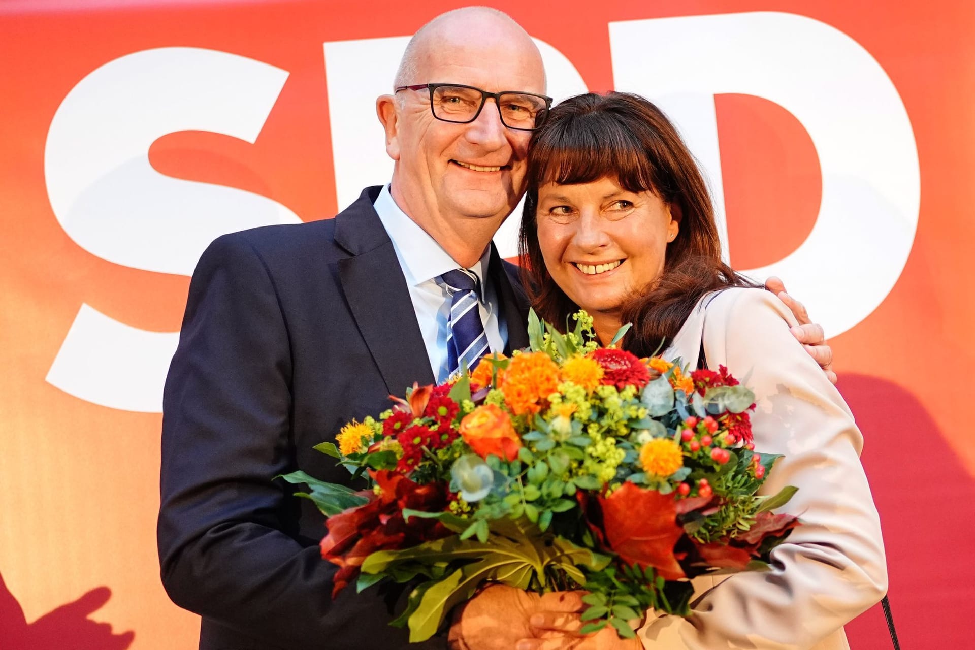 Dietmar Woidke, Ministerpräsdident der SPD in Brandenburg, und seine Frau Susanne: In den Umfragen lag die AfD Lange vorn, am Sonntag wendete sich das Blatt.