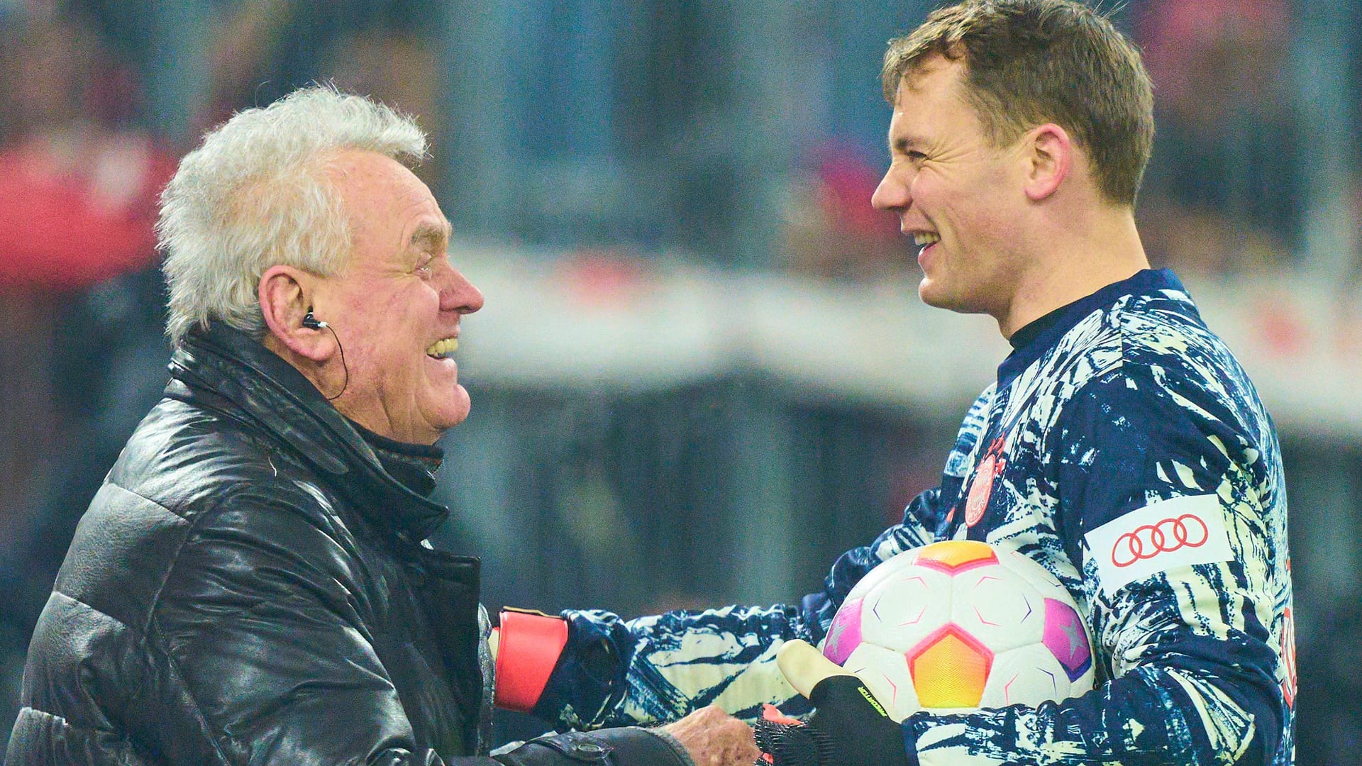 Sepp Maier (l.) und Manuel Neuer: Die beiden Torhüter prägten das Spiel des FC Bayern jeweils über viele Jahre.