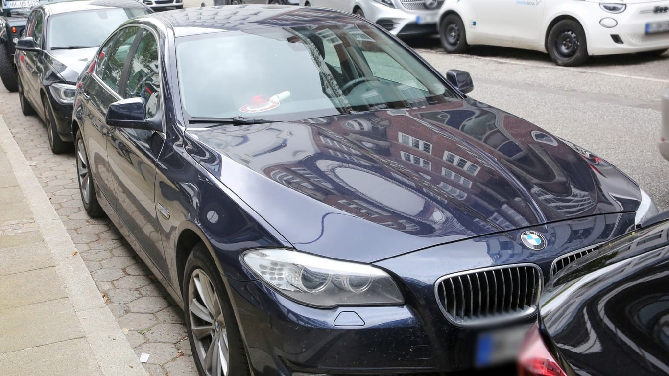 Ziviler Einsatzwagen der Polizei (Symbolbild): Wegen der Verwechslung wurde der Mann zum Pechvogel.