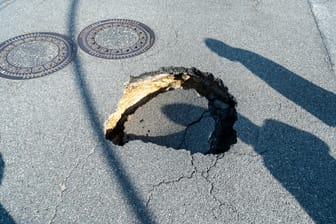 Steinbeker Marktstraße in Hamburg: Wegen des Vorfalls wurde die Straße gesperrt.