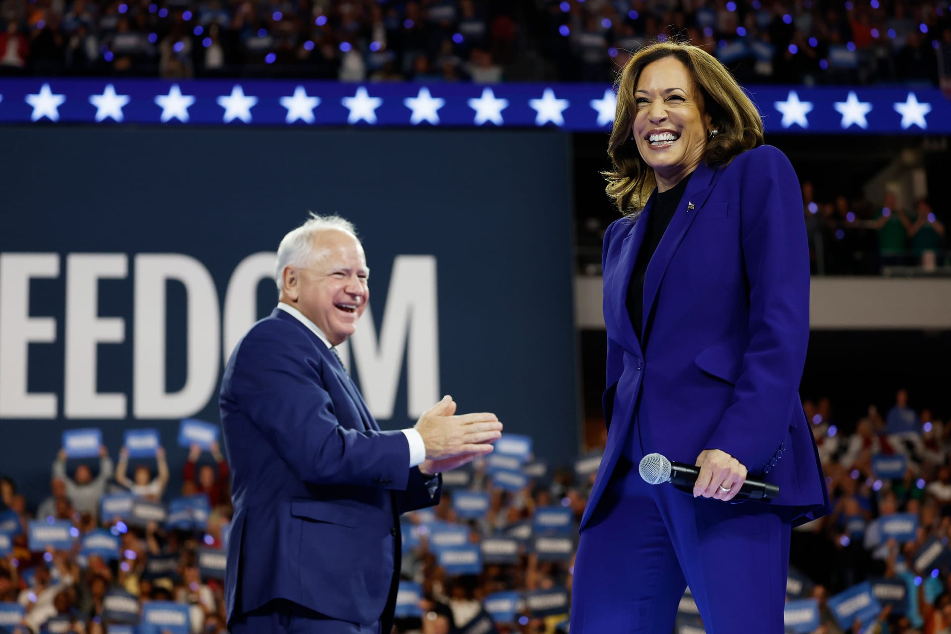 Kamala Harris und Tim Walz: Wird die Sympathie des Vizepräsidentschaftskandidaten zu China für die Demokraten zum Problem?