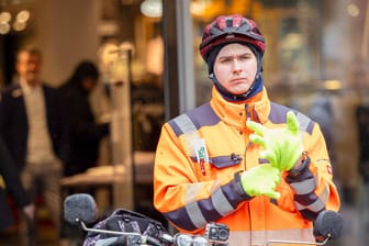 Niclas Matthei: Der Anzeigenhauptmeister in der Tübinger Innenstadt.