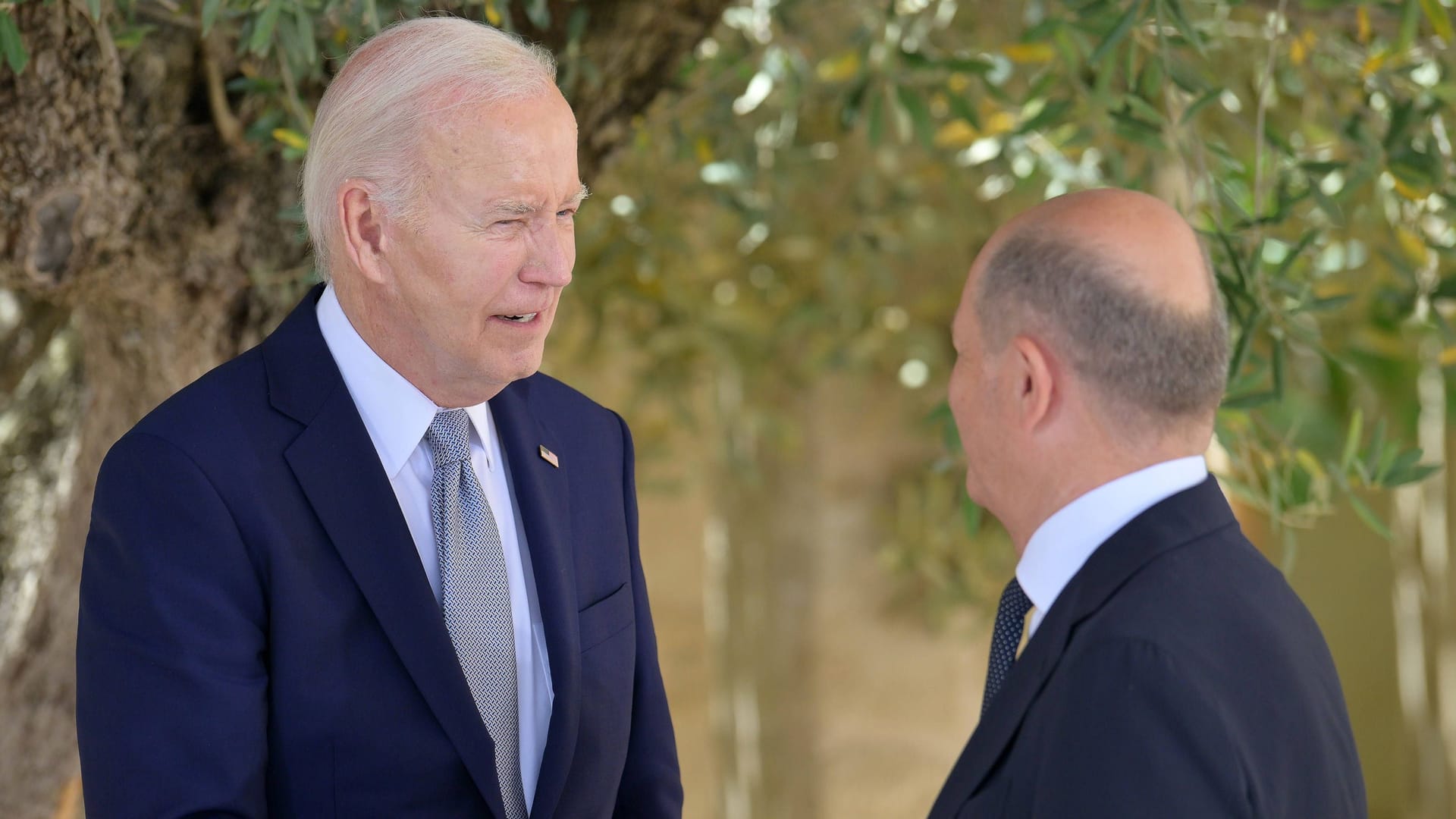 Zeit für eine schwere Übergabe an Olaf Scholz? Joe Biden muss seine Ukraine-Verantwortung bald abgeben.