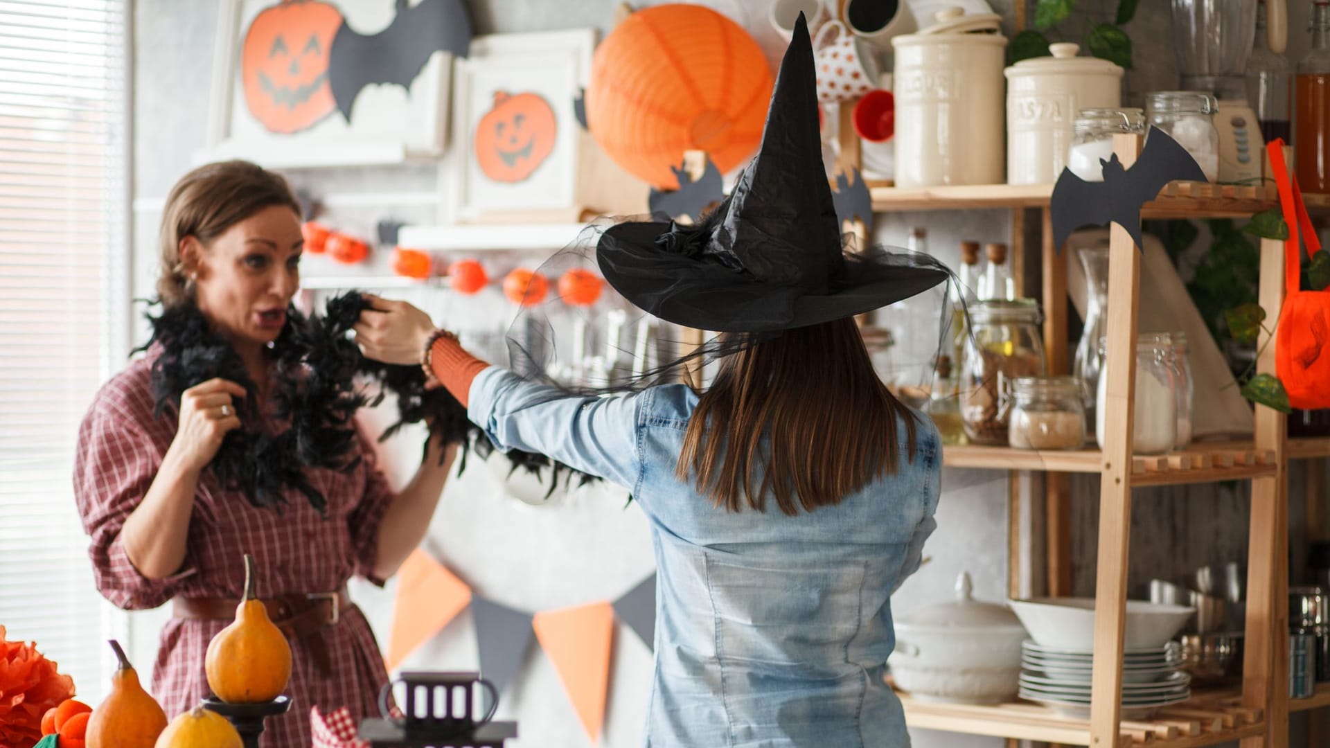 Halloween-Angebote bei Amazon: Der Onlineriese reduziert Kostüme, Deko und mehr für Ihre Halloween-Party.