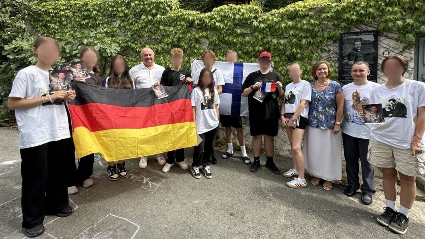 Extratour: Beim Jugendlager auf der Krim gab es für die kleine Gruppe aus Deutschland, Finnland und Frankreich eigenes Programm mit einem Treffen mit einem früheren Kosmonauten.