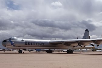 Eine Convair B-36J: Ein solches Flugzeug hatte 1957 eine Wasserstoffbombe verloren.