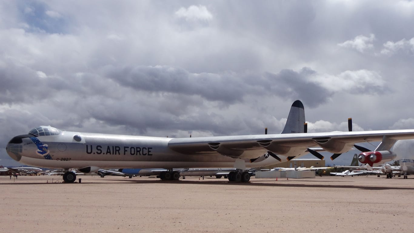 Eine Convair B-36J: Ein solches Flugzeug hatte 1957 eine Wasserstoffbombe verloren.