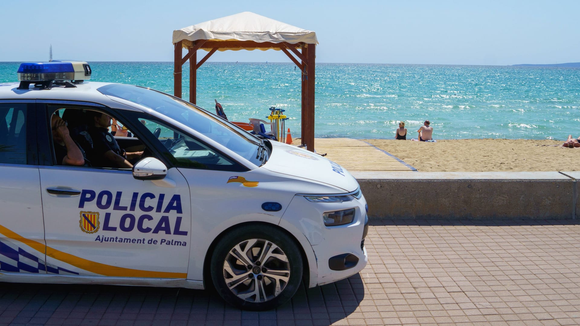 Urlaub in Spanien: Hier genügt der deutsche Führerschein. In anderen Ländern hingegen kann es damit Probleme geben.