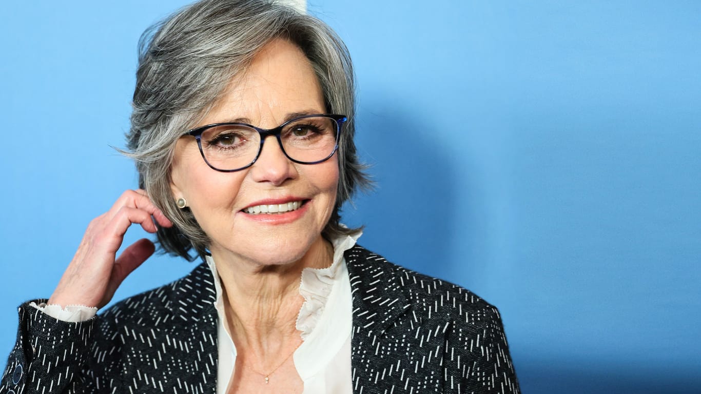 Sally Field: Die Schauspielerin teilt mit ihren Fans ein traumatisches Erlebnis.