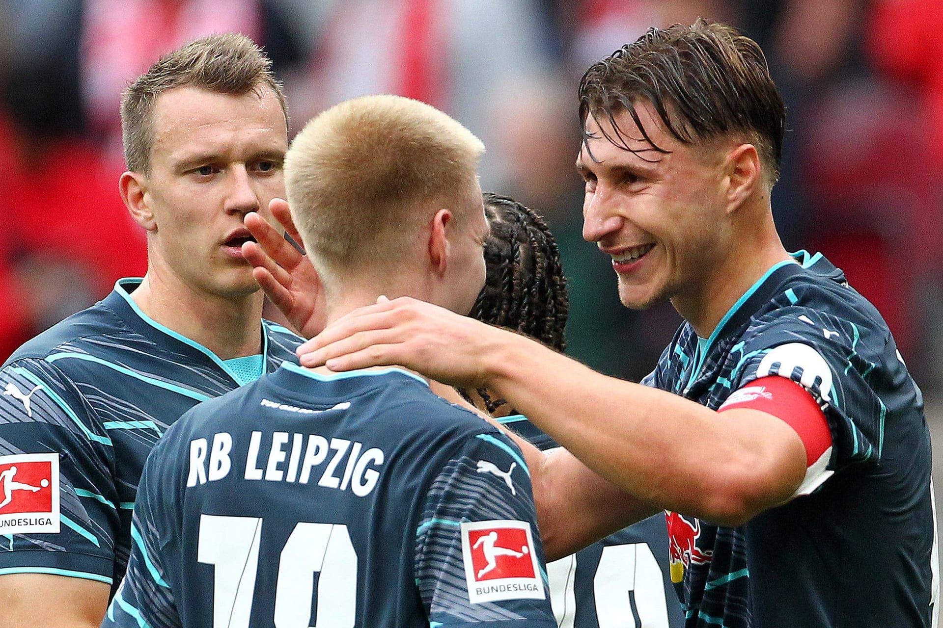 Jubel bei RB Leipzig: Mit einem Sieg gegen Mainz übernehmen sie vorerst die Tabellenführung in der Bundesliga.