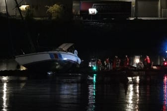 Verunglückte Segeljacht am Dienstagabend in Bremen.