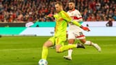 Manuel Neuer: Klärte per Kopf zum Gegner (14.) – was aber ohne große Folgen blieb. Ansonsten bekam er lange nicht viel zu tun. Fing einen langen Ball an der Mittellinie ab (50.). Note 3