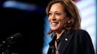 Kamala Harris bei einer Rede in Michigan: Offenbar versagte ihr Teleprompter.