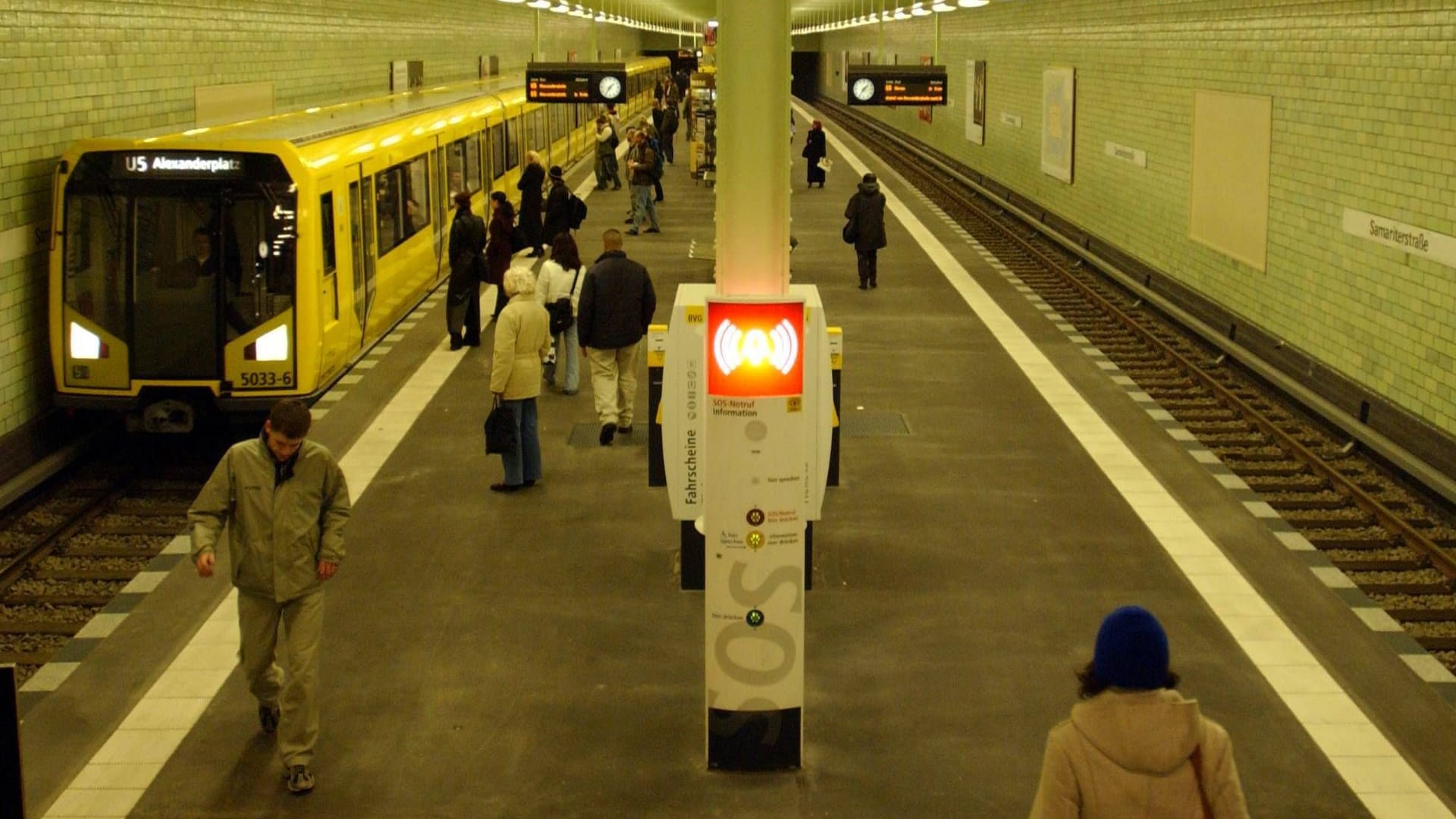 Der U-Bahnhof Samariterstraße (Archivbild): Hier verunglückte der 37-Jährige.