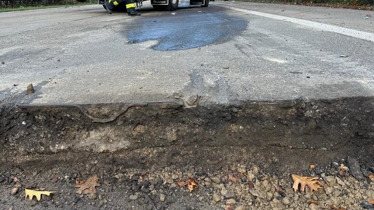 Diese Kante übersah der Fahrer bei voller Fahrt.