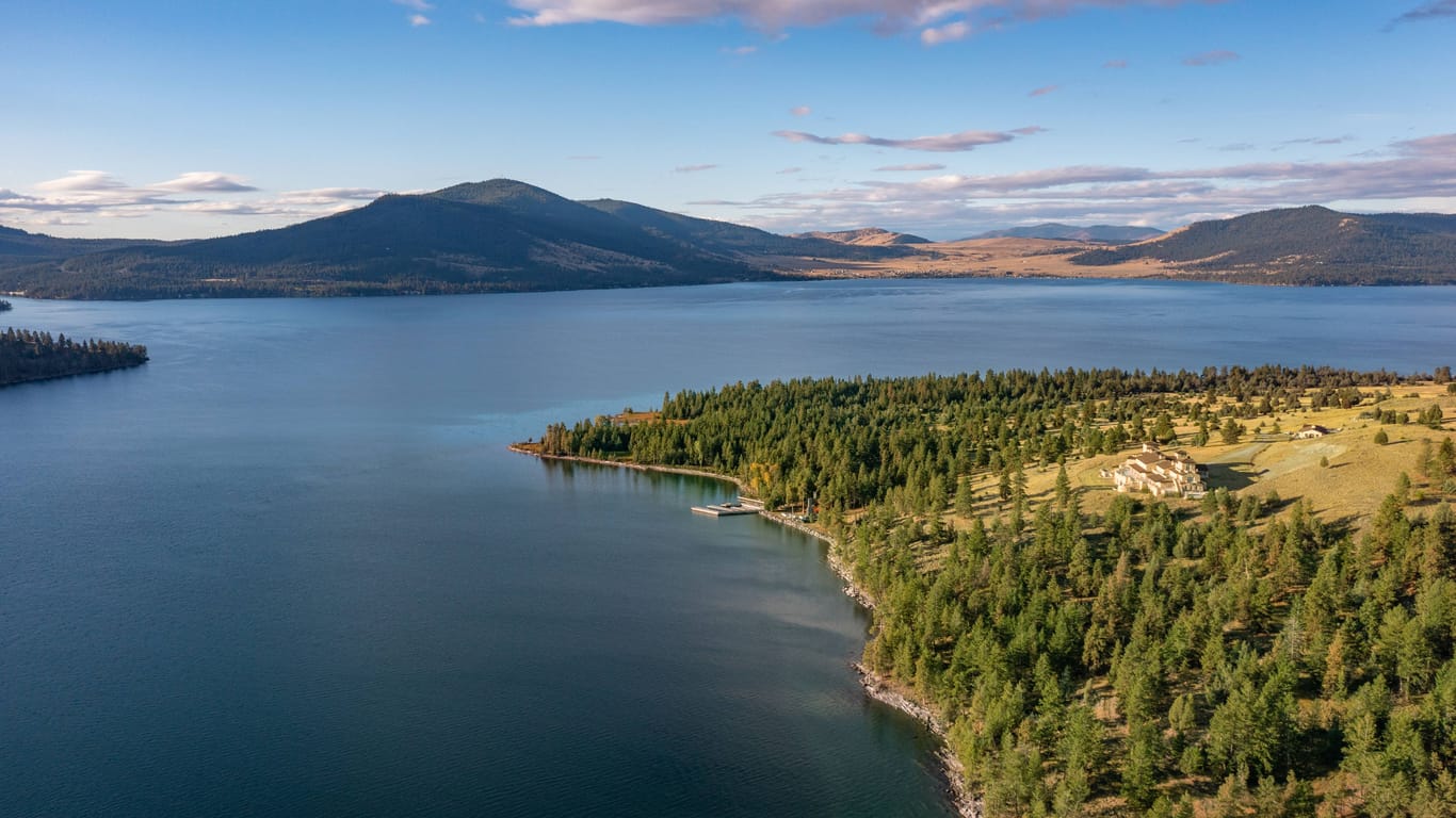 Loch Ness gehört zu den tiefsten Seen Großbritanniens