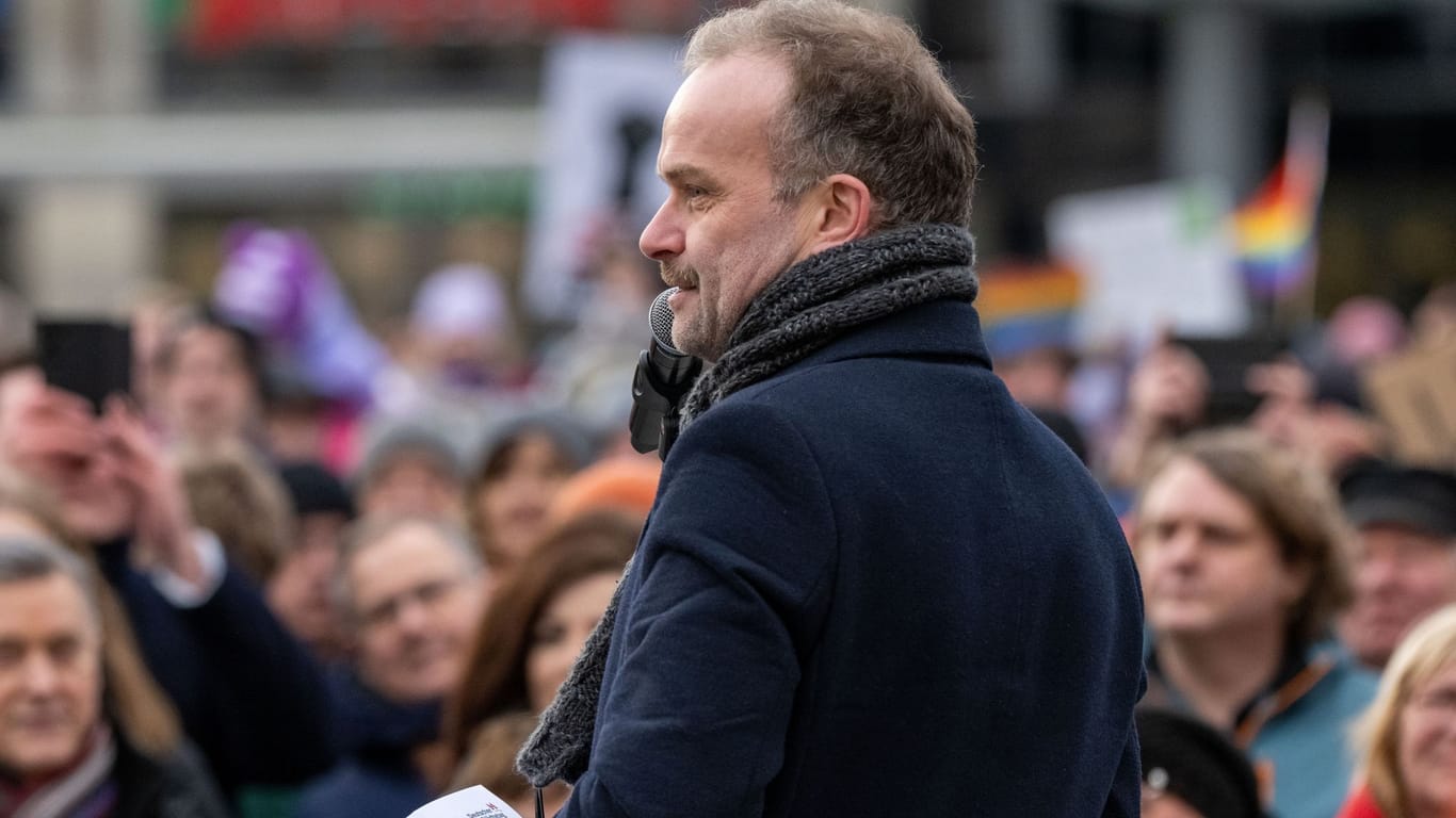 Neubrandenburgs Oberbürgermeister bei Demo gegen Rechts