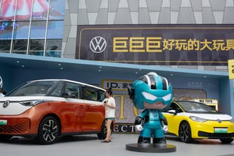 Volkswagen in China (Symbolbild): Ein Topmanager des deutschen Autoriesen wurde des Landes verwiesen.