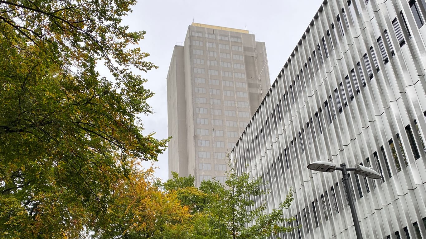 Das Studentenwohnheim an der Sporthochschule: Unter anderem Asbest und Schimmel machen die Sanierung so aufwendig.