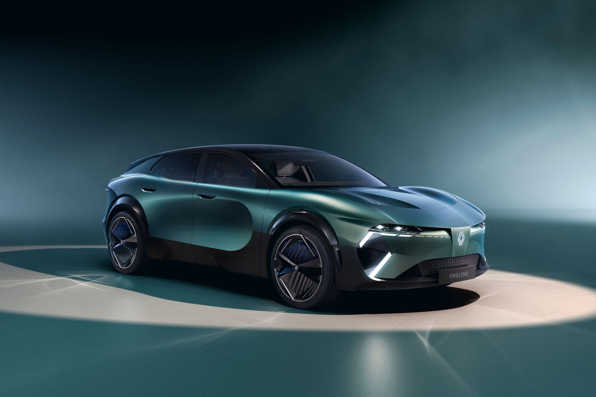 Emblème: Renault stellt auf der Pariser Messe die Studie eines Familien-Crossovers vor.