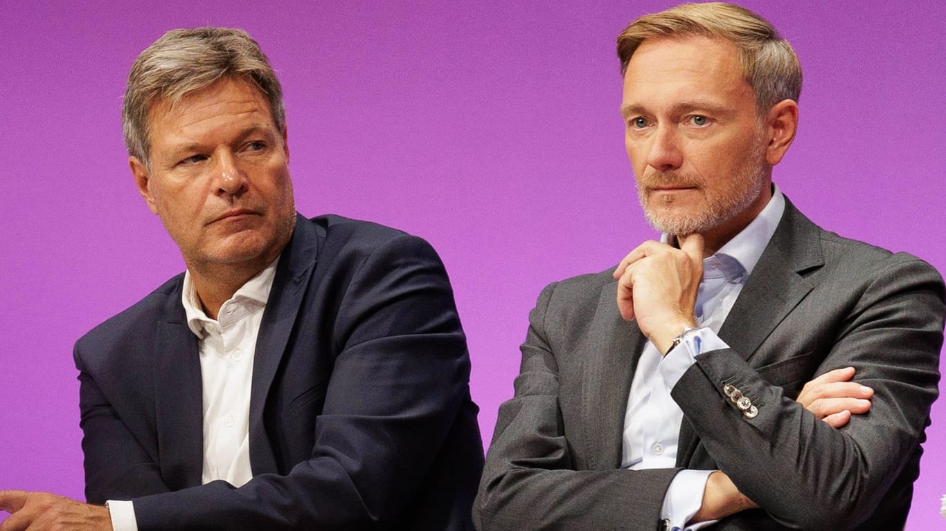 Streiten über die Wirtschaftspolitik: Minister Habeck and Lindner