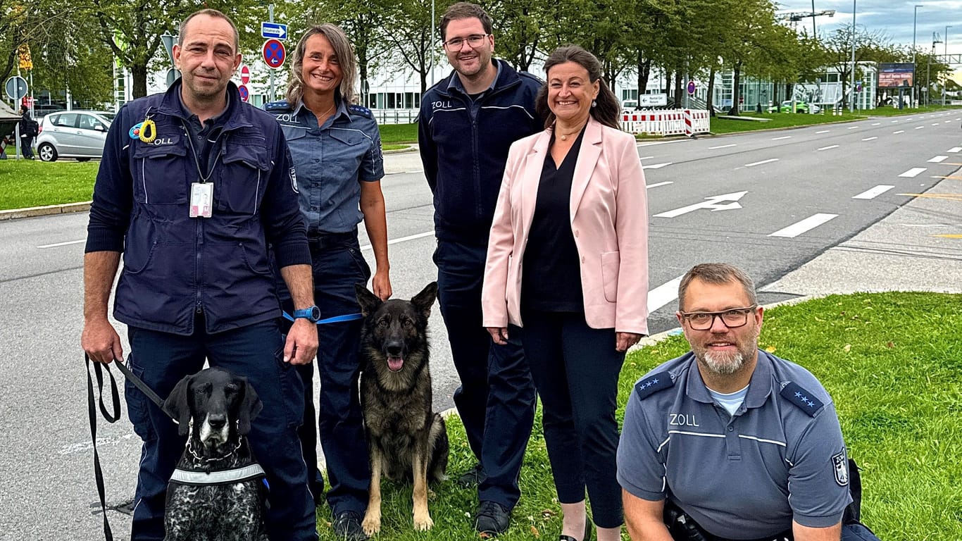 Hat tierischen Zuwachs bekommen: das Zoll-Team am Flughafen.