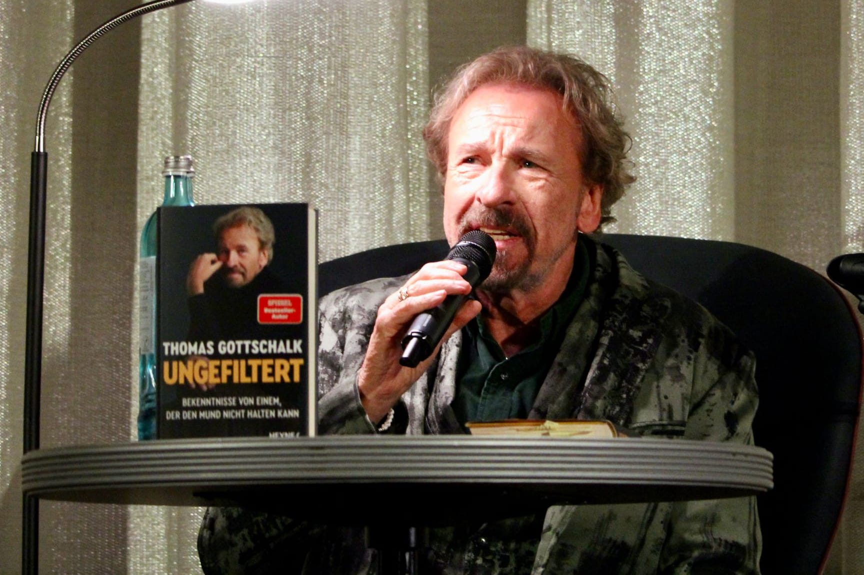 Thomas Gottschalk stellt im Münchner Arri-Kino sein neues Buch„Ungefiltert“ vor. Um das Buch ging es weniger, viel mehr um ihn selbst.