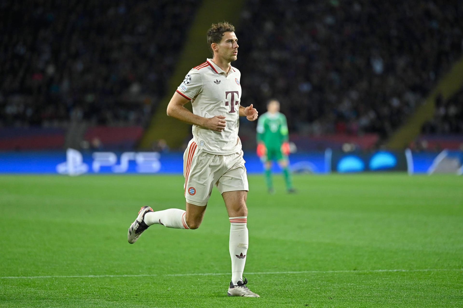 Leon Goretzka (ab 60.): Ersetzte Palhinha im Mittelfeldzentrum. Machte seine Sache dort ordentlich. Sein längster Einsatz in dieser Saison. Darf jetzt möglicherweise auf weitere hoffen. Note 3