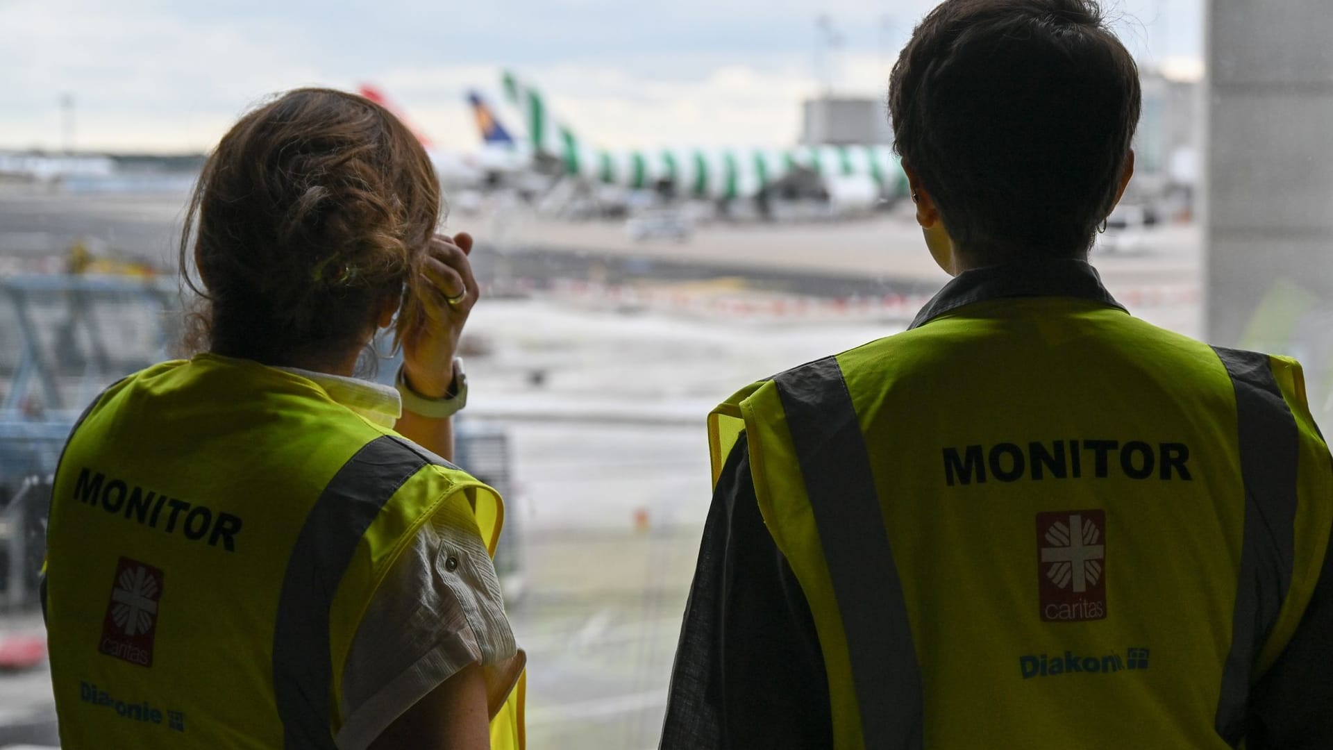 Kirchliche Abschiebebeobachter am Frankfurter Flughafen