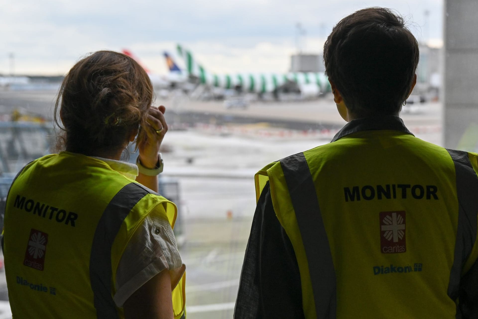 Kirchliche Abschiebebeobachter am Frankfurter Flughafen