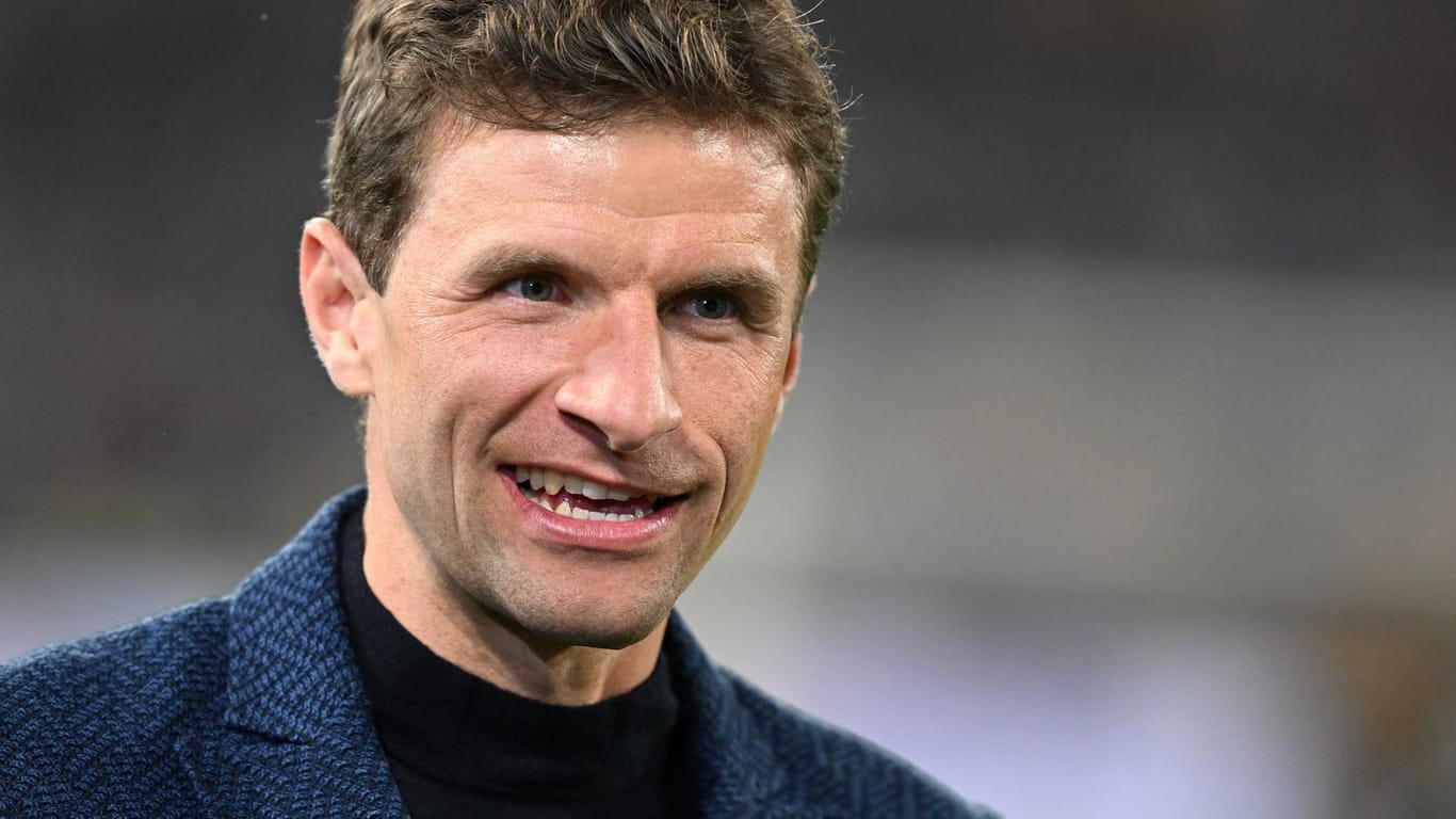 Thomas Müller: Der Ex-Nationalspieler war bei seinem DFB-Abschied zu Späßen aufgelegt.