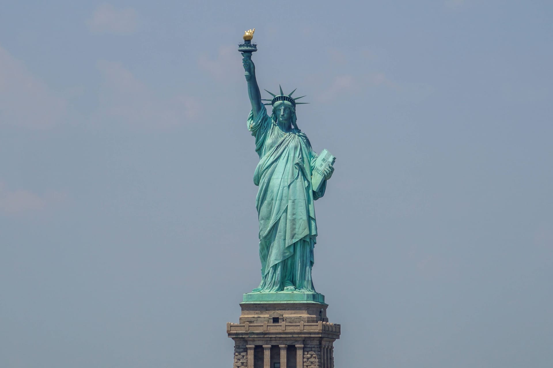 Die Freiheitsstatue: Wo steht sie wirklich?