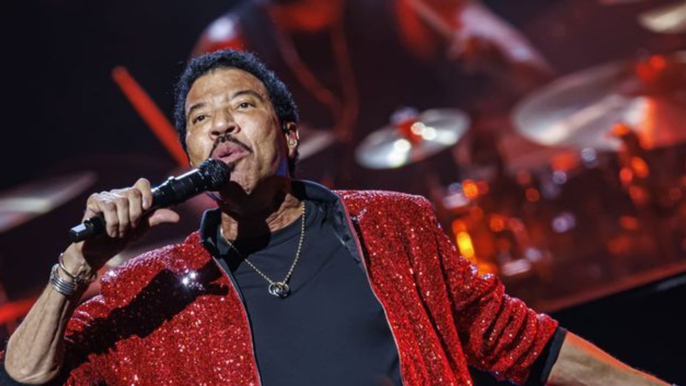 Lionel Richie, Sänger aus den USA (Archivbild): Im Sommer 2025 ist die Soulikone wieder in Deutschland auf Tournee.