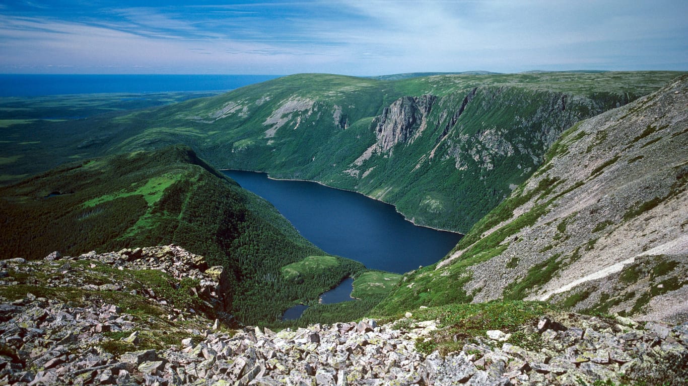 Der Bakers Brook Pond im Gros Morne National Park.