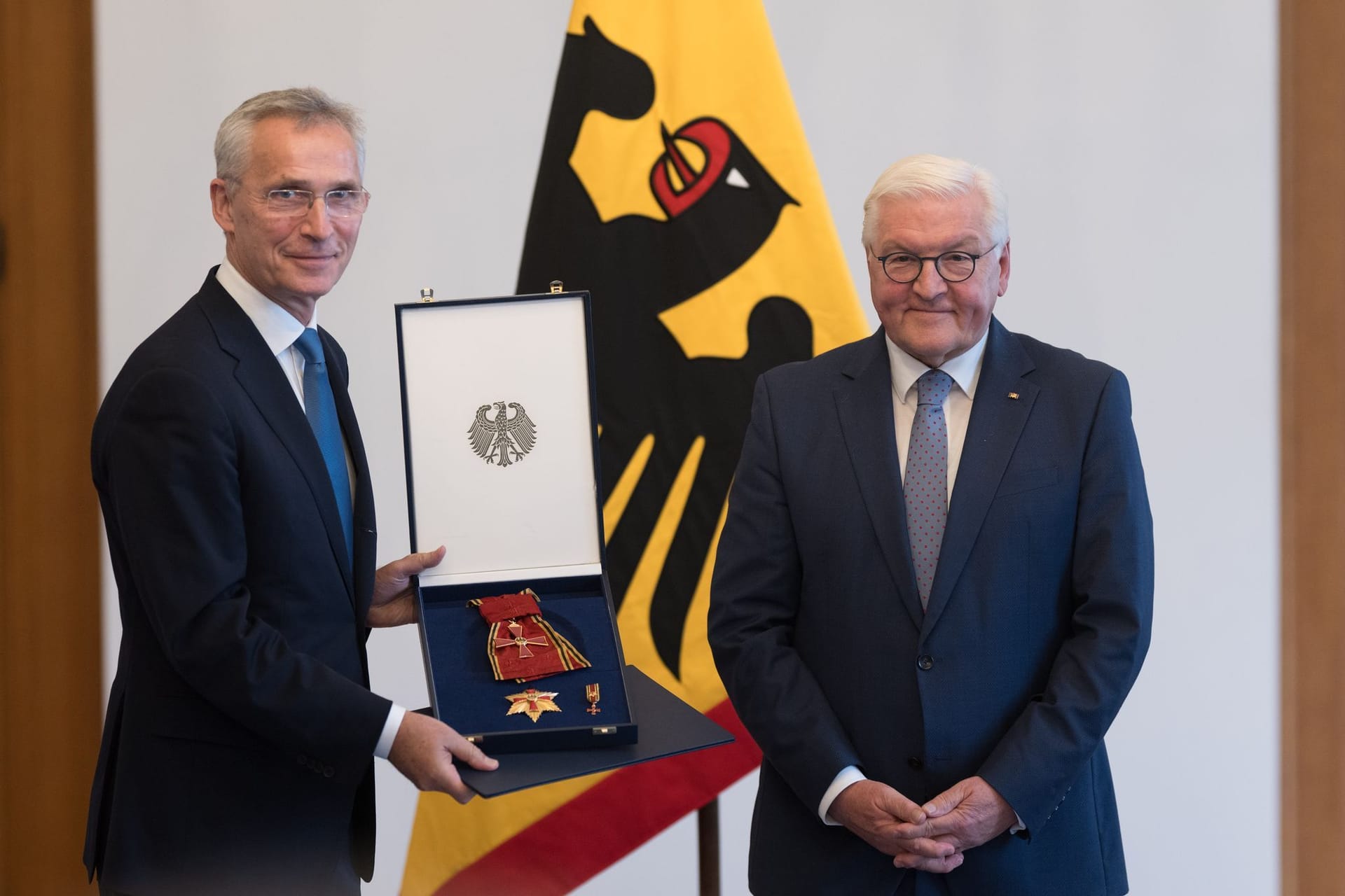 Verdienstorden für Stoltenberg