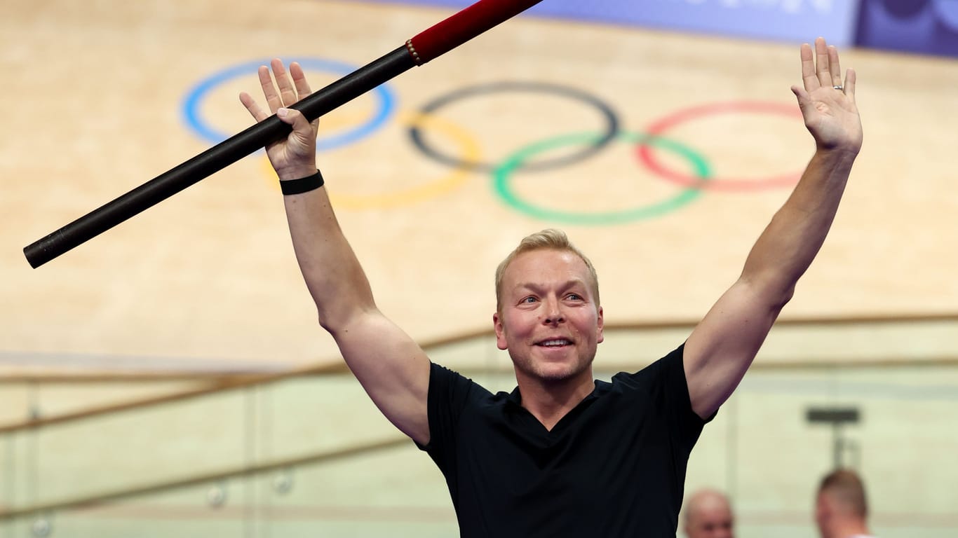 Chris Hoy als Ehrengast bei einer Zeremonie am Rande der olympischen Bahnrad-Wettbewerbe in Paris.