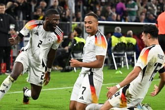 Die deutsche Nationalmannschaft hat auch die Niederlande mit 1:0 besiegt und damit die Tabellenführung in der Nations League ausgebaut. Der Siegtreffer gelang Jamie Leweling, der damit ein Traumdebüt für die DFB-Elf feierte. Andere enttäuschten dagegen. Die Einzelkritik.