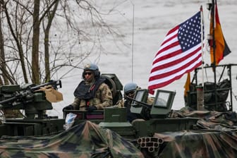 US-Soldaten transportieren schweres Gerät während eines Nato-Manövers in Polen (Archivbild).