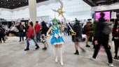 Besucherin Jasmin ist als Star Guardian Soraka (aus League of Legends) in die Messehallen gekommen.