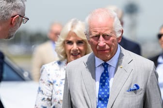 König Charles III.: Der Monarch ist aktuell auf Reisen.