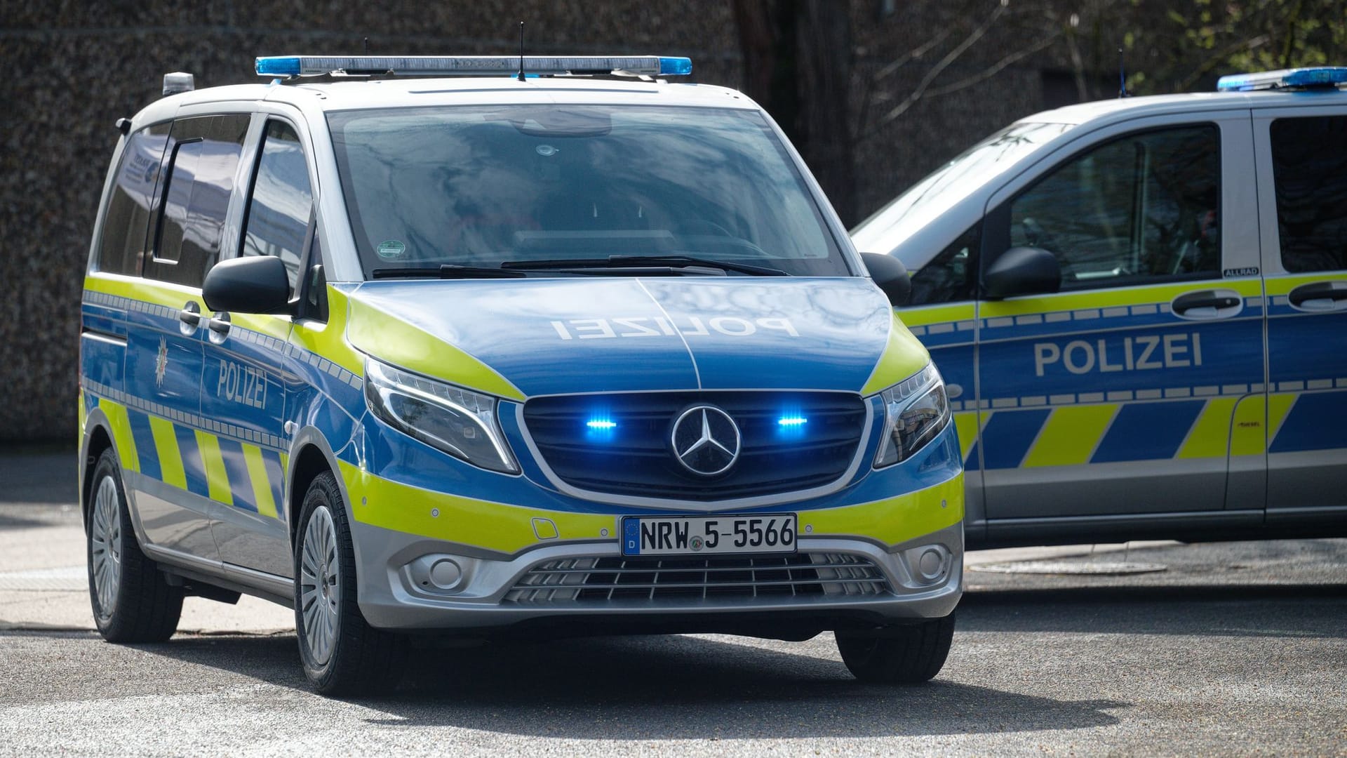 Einsatzfahrzeuge der Autobahnpolizei