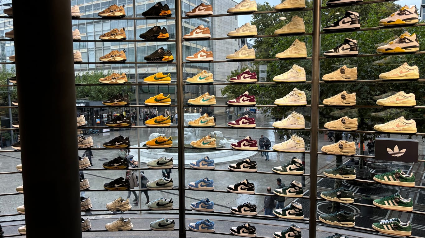 Eine große Auswahl an Schuhen bietet der neue Store in Frankfurt.