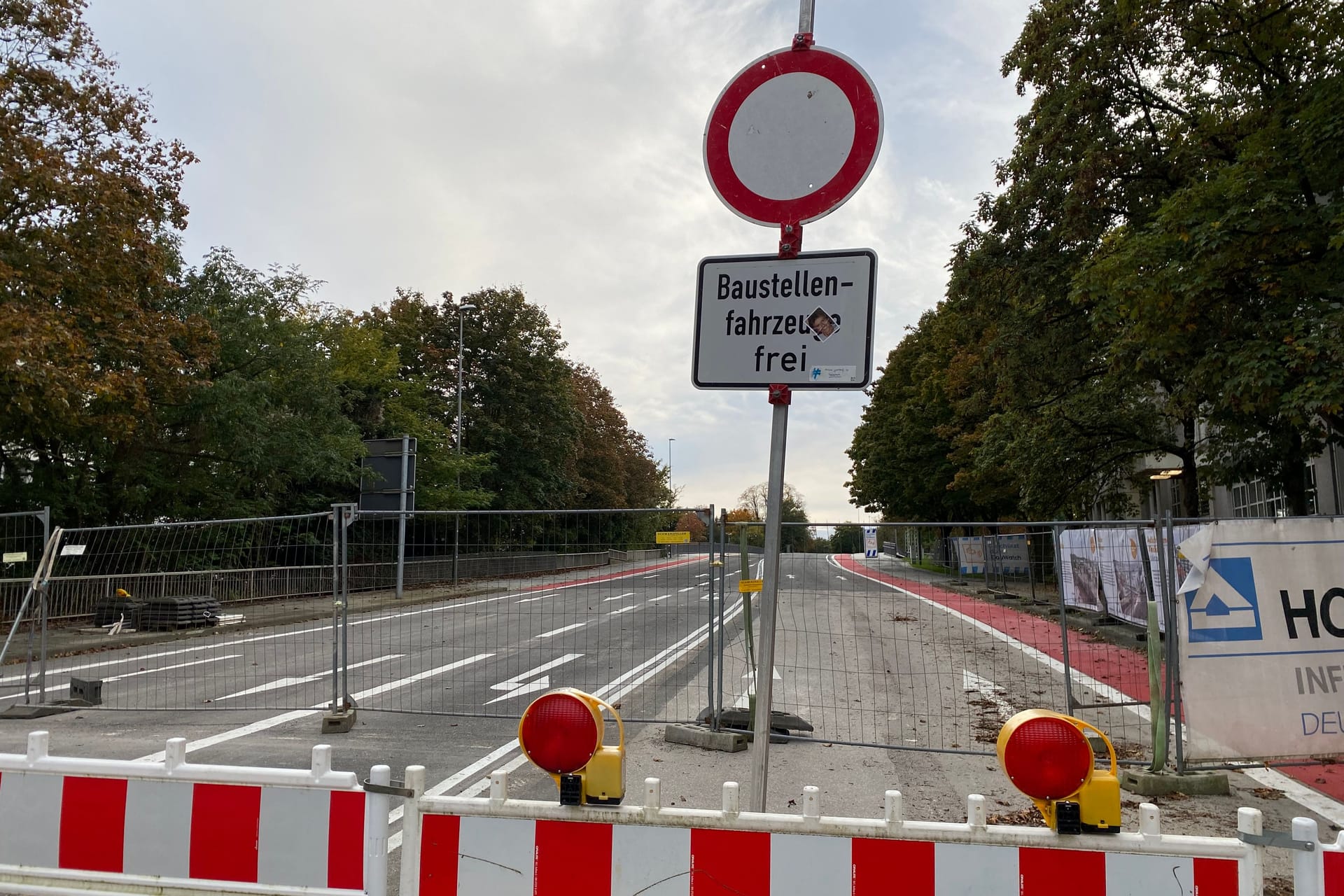 Ein Blick auf die Brücke Turmstraße aus Richtung der Pontstraße