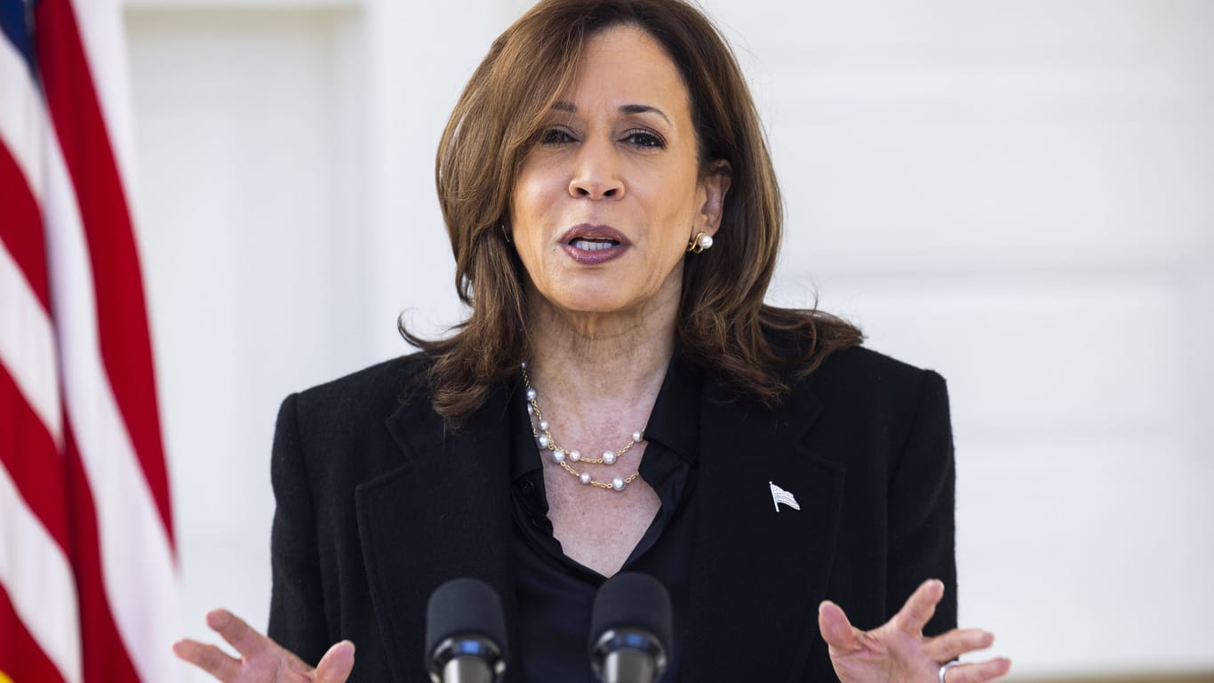 Vizepräsidentin Kamala Harris hat im Wahlkampf-Endspurt noch einmal ihre Strategie verschärft.