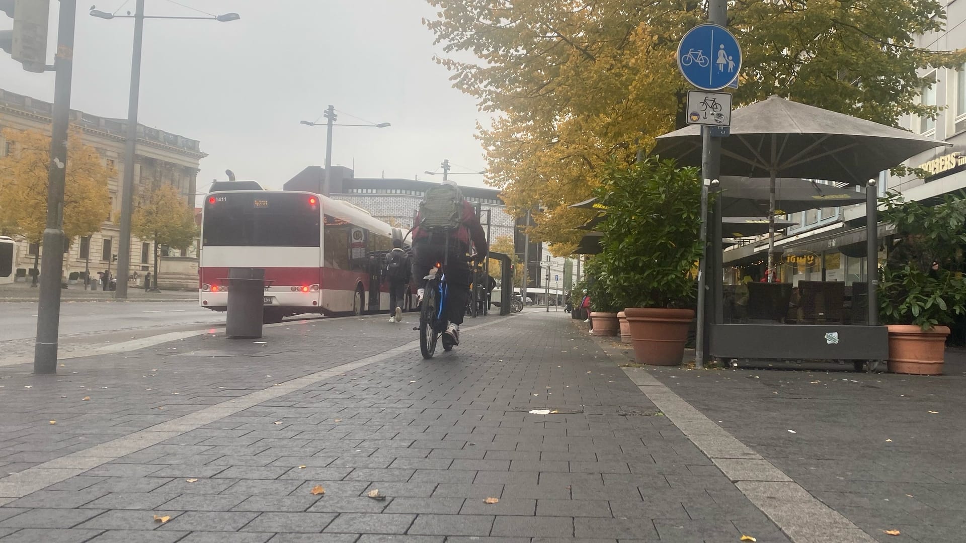 Am Bohlweg kommt es laut ADFC regelmäßig zu chaotischen Situationen.