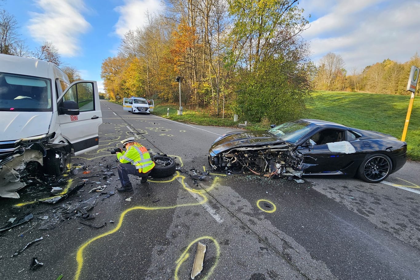 Unfall mit Sportwagen