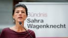 Sahra Wagenknecht (BSW) gibt ein Pressestatement.