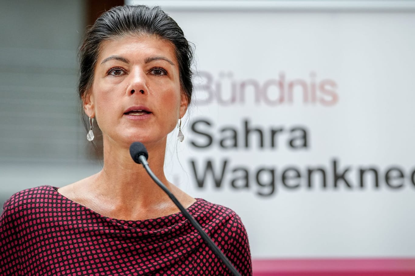 Sahra Wagenknecht (BSW) gibt ein Pressestatement.