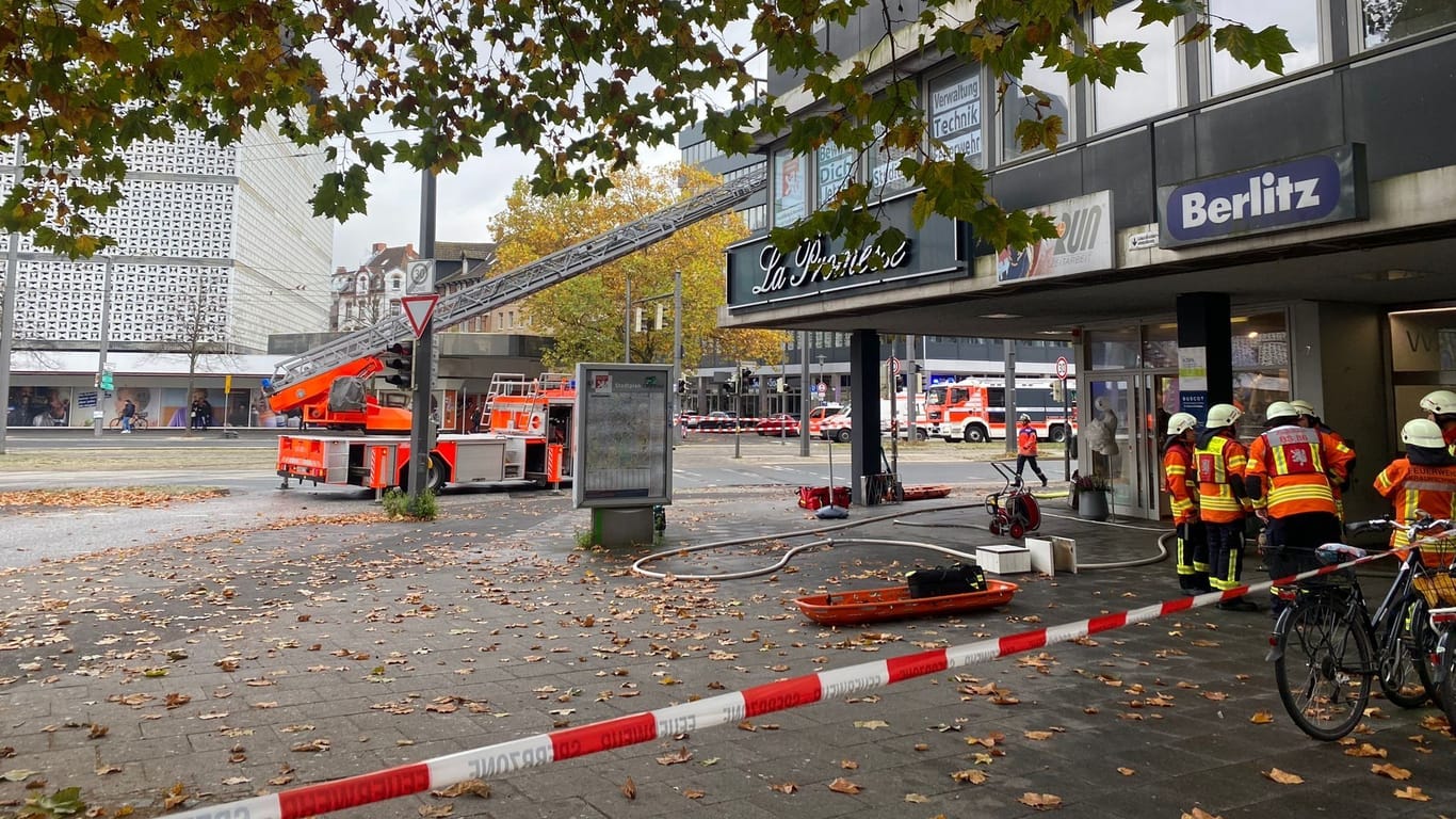 Brand am Waisenhausdamm: Die Feuerwehr ist in der Braunschweiger Innenstadt im Einsatz.