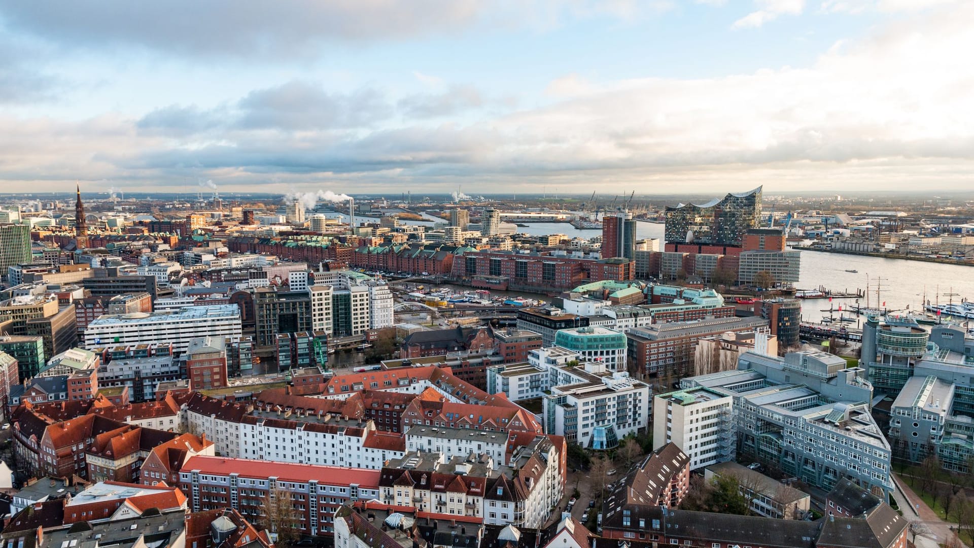 Blick über Hamburg in Richtung Elbe